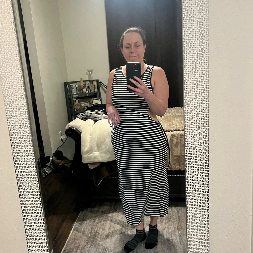 Black and White Striped Dress - Picture 3 of 4